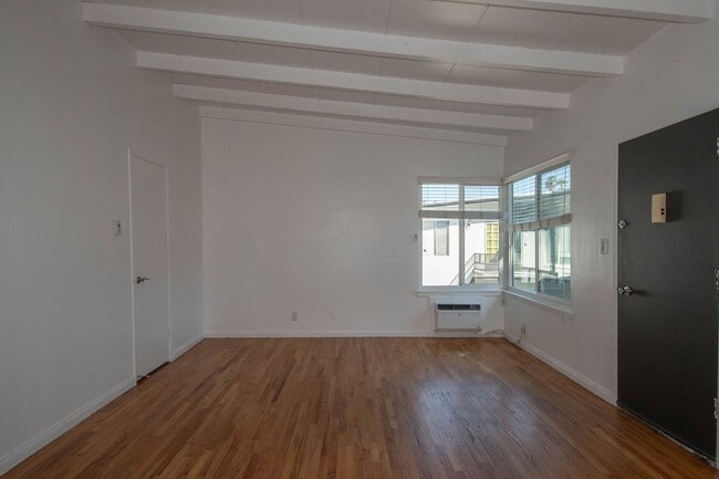 Photo - 4924 Tujunga Ave Unit 06