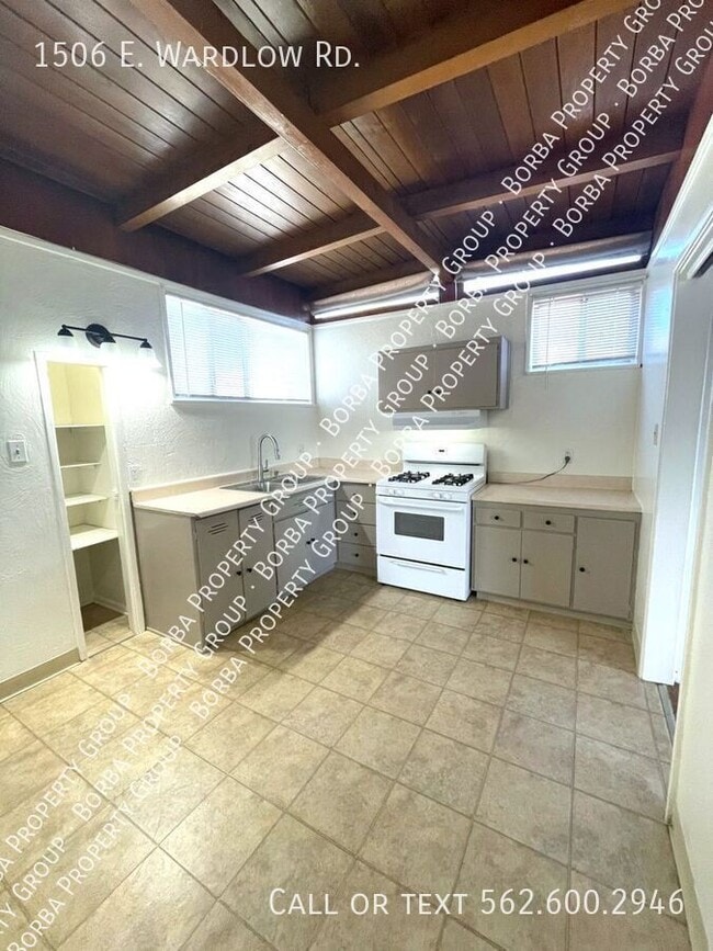Building Photo - 1506 E Wardlow Rd Rental