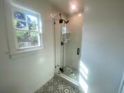 Photo - 1075 E Howard St