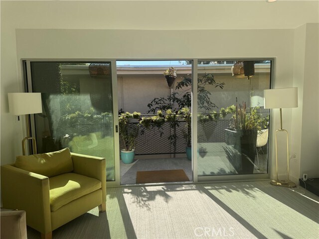 Photo - 241 S Barrington Ave Unit B7