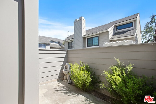 Photo - 249 Alpine St Unit 56