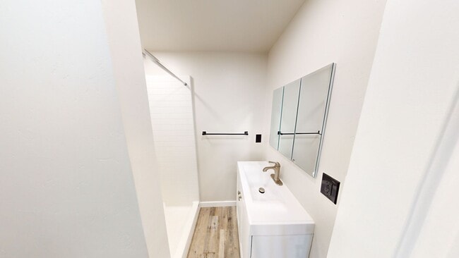 Photo - Ideal for solo tenants or couples!