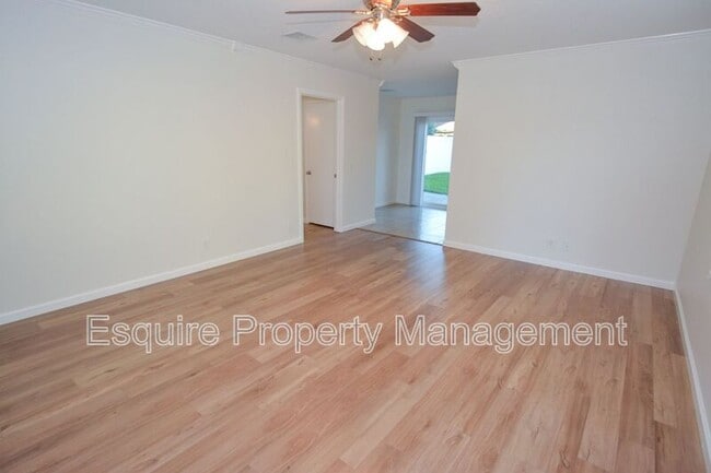 Photo - 5335 Felicia St