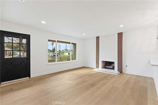 Photo - 2875 Myers St