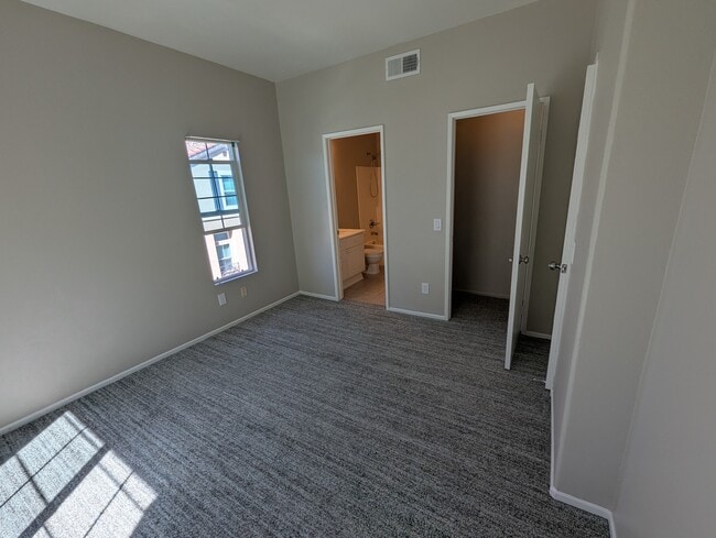 Photo - 211 Montana del Lago Dr