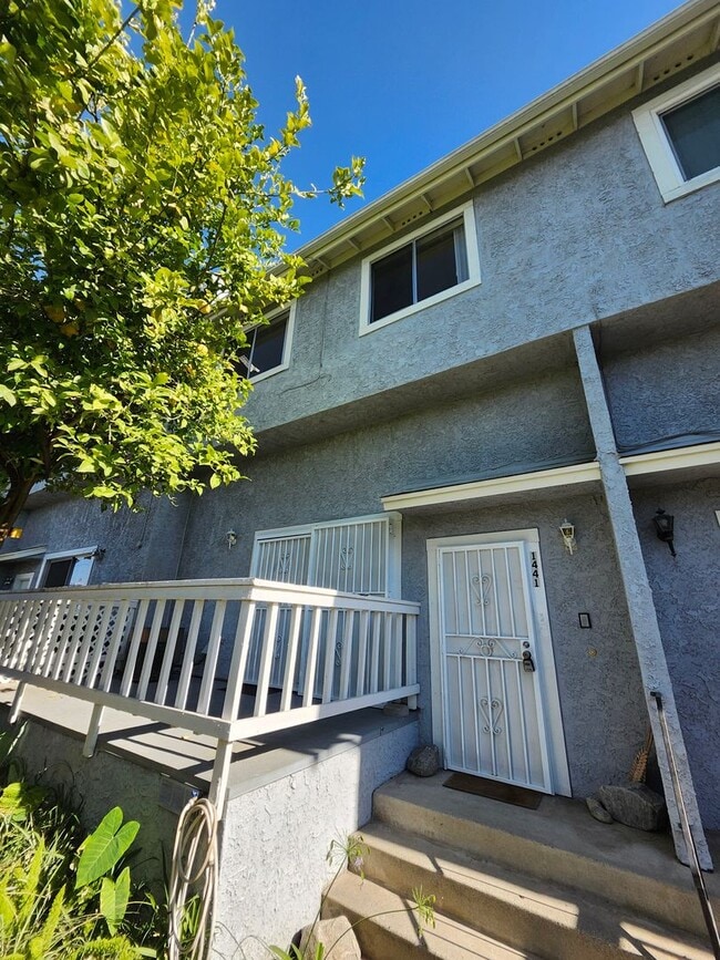 Building Photo - 1441 W Village Ln Unit 1441 W Village Ln Rental