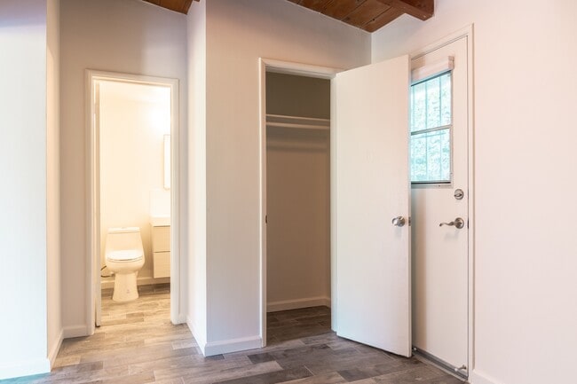 Photo - 660 W 28th St Apartments Unit #D