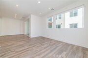 Photo - 589 S Lyon St