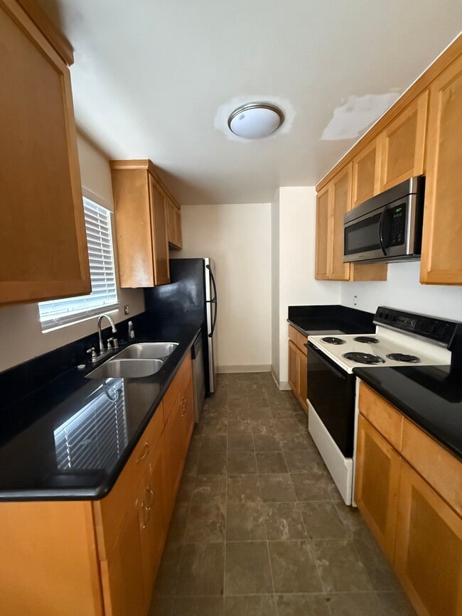 Photo - 4857 College Ave