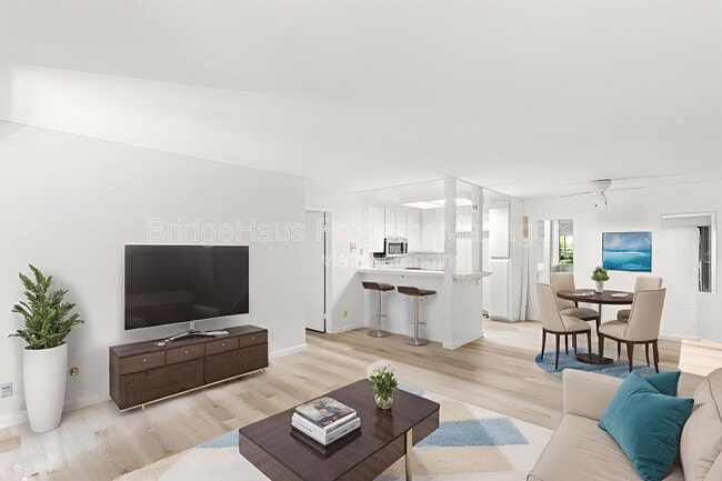 Building Photo - 10225 Caminito Cuervo Unit 133