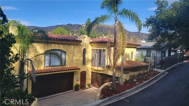 Building Photo - 3015 Hollyridge Dr