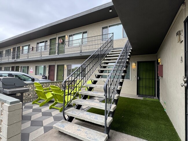 Building Photo - Park Lofts Apartments Unit O