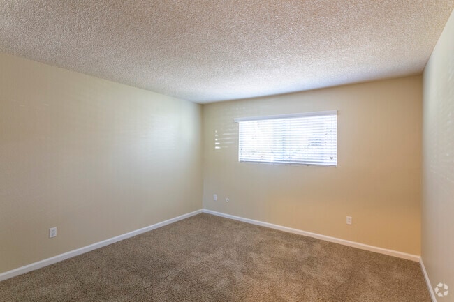 1 BR, 1 BA - 650 SF - Mapleview Apt. Homes