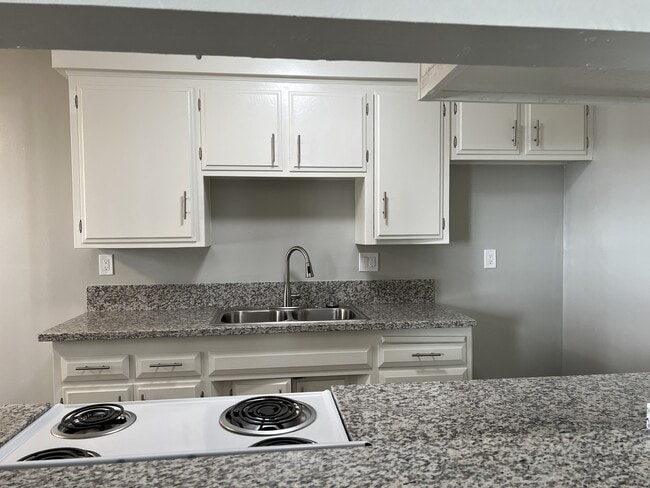 Photo - 8135 Stewart and Gray Rd