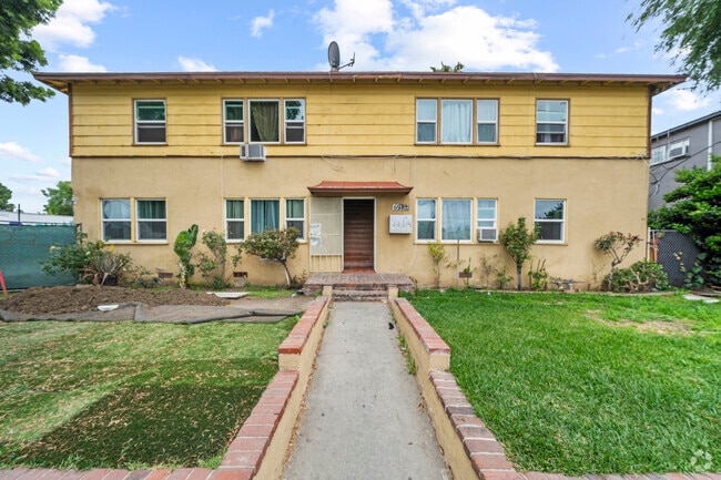 Building Photo - 6940 Woodley Ave Unit 2 Rental