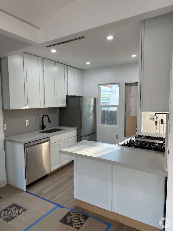 Building Photo - 4604 North Ave Unit 4604 Rental