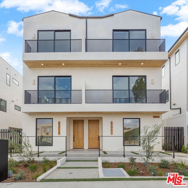 Building Photo - 5313 Ben Ave Unit 1