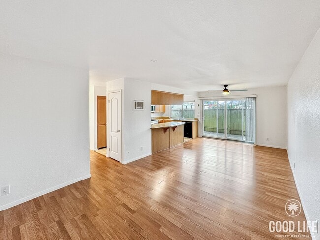 Great 2B/2BA Condo in Oceanside! - Great 2B/2BA Condo in Oceanside! Unit 165