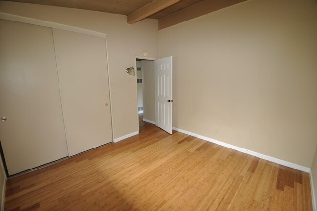 Photo - 121 W Arrellaga St Unit 006