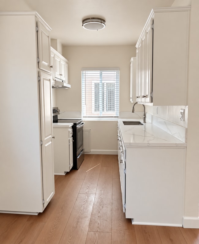 Building Photo - 2867 W 235th St Unit 4