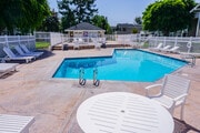 Photo - Lovely 2 Bedroom 1.5 Bathroom Condo in Orange
