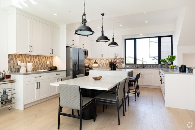 Mid City Court Homes - Mid City Court Homes