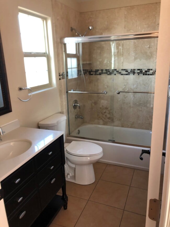 Bathroom - 381 Elkwood Ave Unit Elkwood
