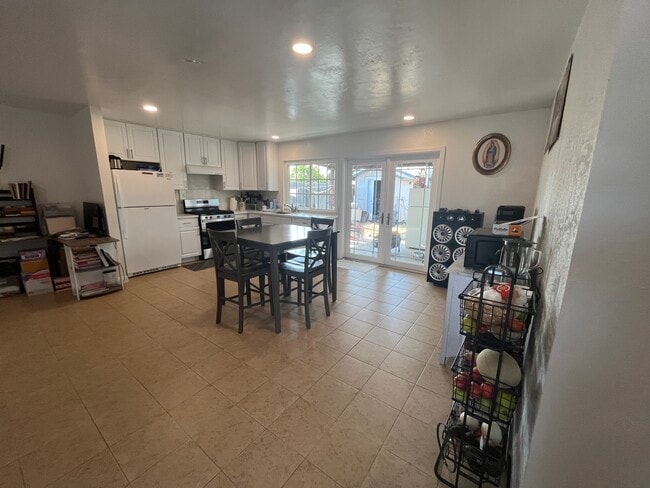 Photo - 8695 Belfast Cir