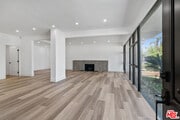Photo - 130 Le Doux Rd House
