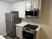 Kitchen - 280 Molino Ave Unit 108