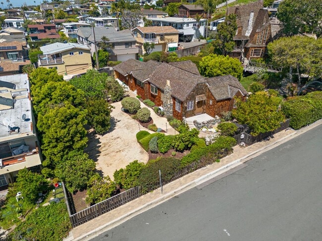 Building Photo - North Laguna Story Book Cottage