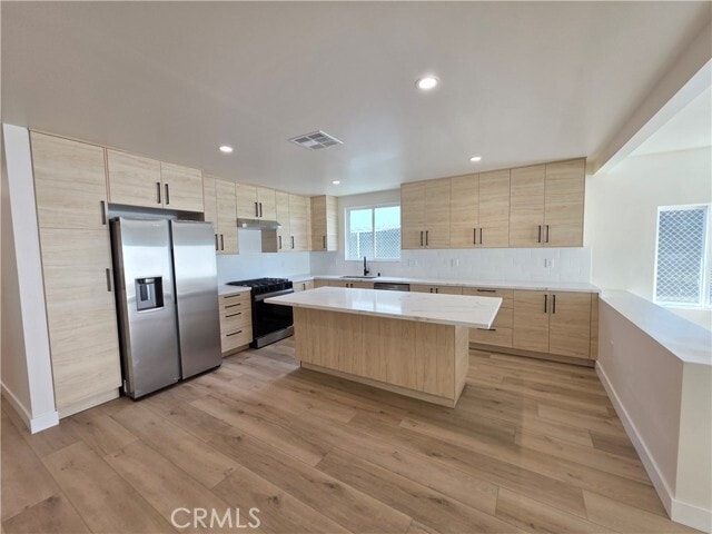 Photo - 17103 Kingsbury St