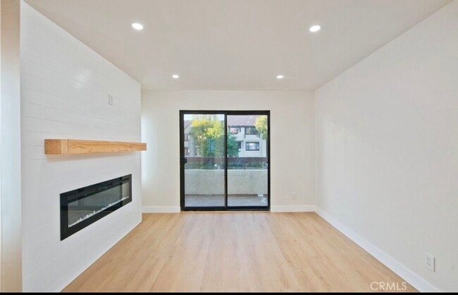 Photo - 18028 Saratoga Way Unit 557