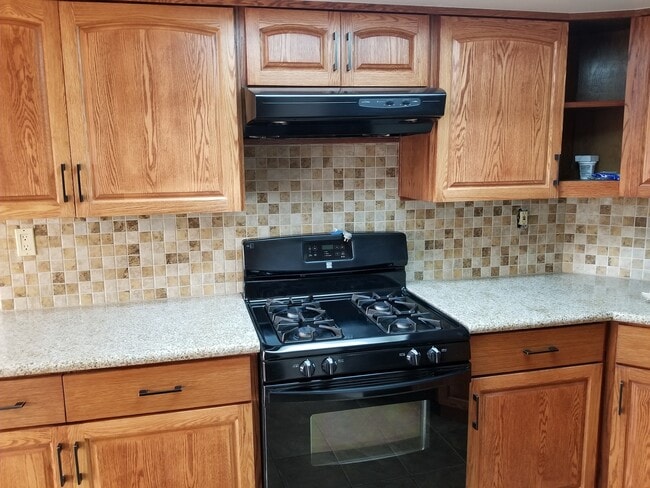 Building Photo - 426 N Maryland Ave Unit 105 Rental