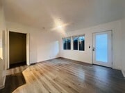 Photo - 5525 Harold Way