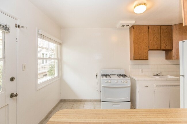 Photo - 25 19th Ave Unit A