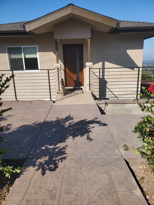 Private front entry - 6475 Dwane Ave Unit 6473