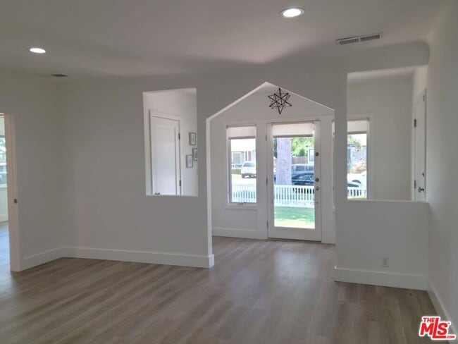 Photo - 4419 Wortser Ave