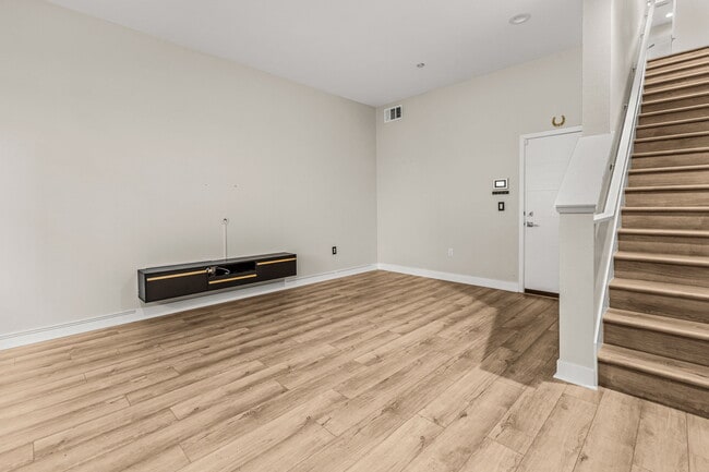 Photo - 7631 University Ave