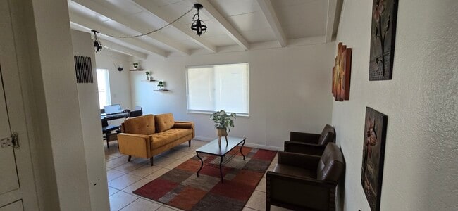 Photo - 44034 Carolside Ave