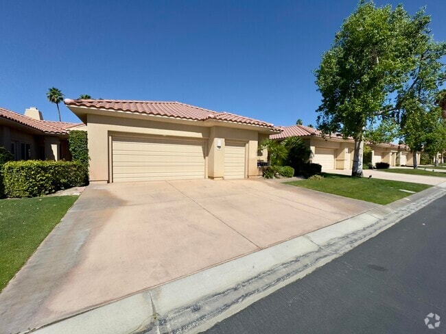 Building Photo - 128 Kavenish Dr Rental