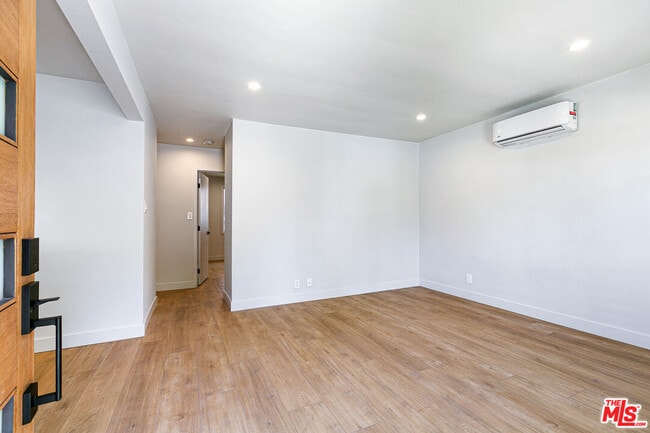 Photo - 10420 Regent St Unit 10420