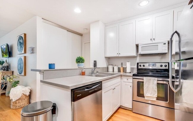 Photo - Modern & Spacious Rental Unit Available Unit 4