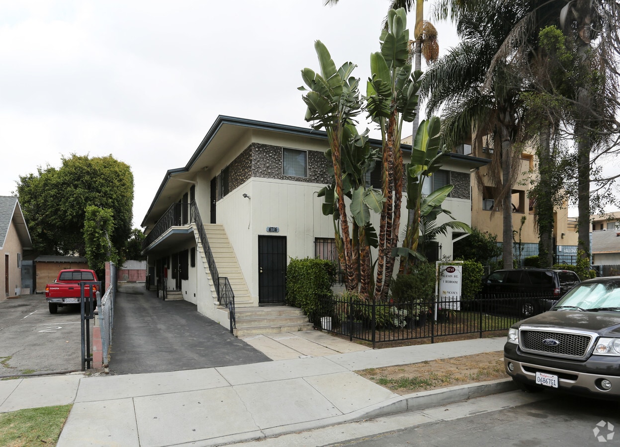 4714 Slauson Ave - 4714 Slauson Ave