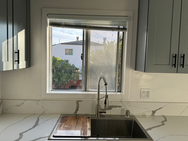 Photo - 3740 S Bentley Ave