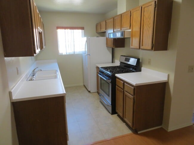 Photo - 10611 Moorpark St Unit 202