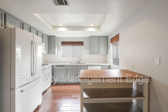 Photo - 254 Oleander Dr