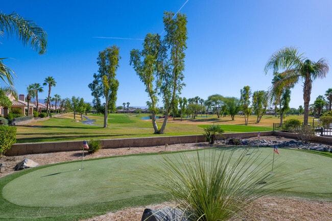 Photo - 45138 Banff Springs St