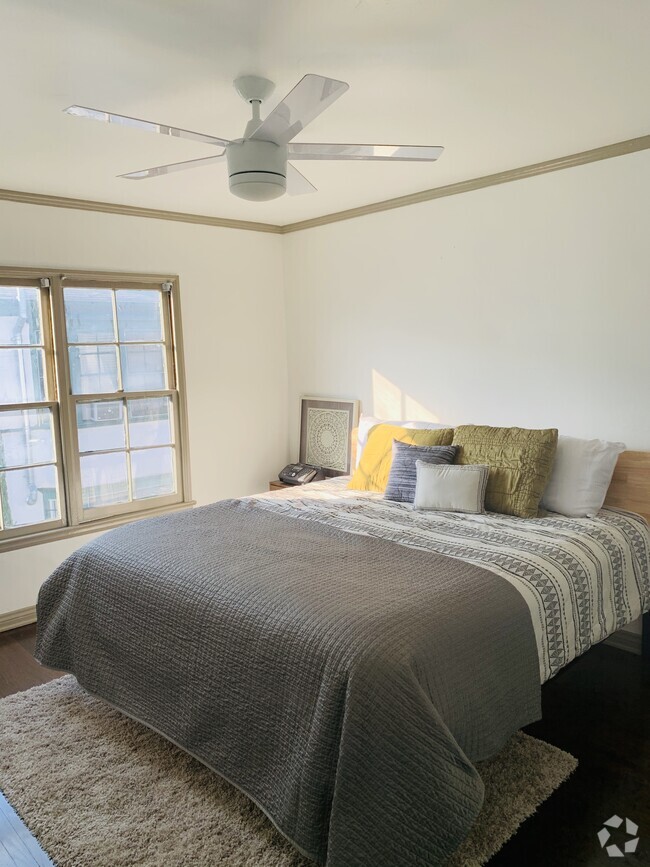 Building Photo - 3622 W Adams Blvd Unit 1 Rental