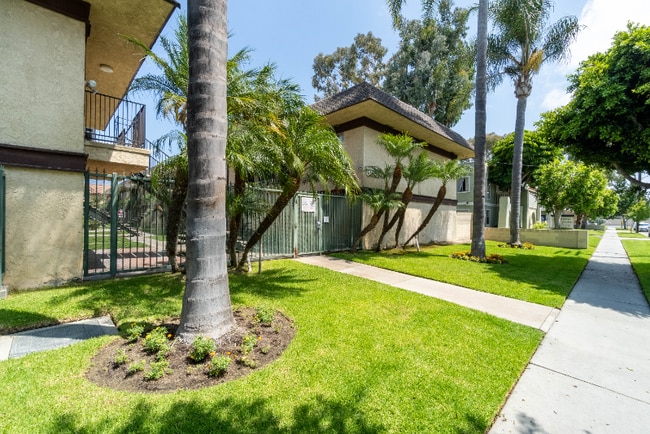 Photo - 3523 W Savanna St Unit 000